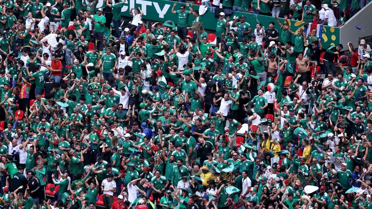 Hinchas mexicanos en el Estadio Azteca durante el partido inaugural del Mundial 2026.