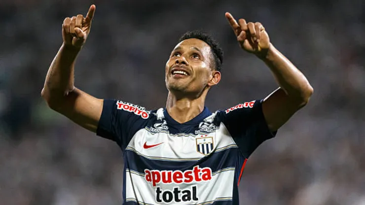 Renzo Garcés llegaría a un club campeón de Copa Libertadores.
