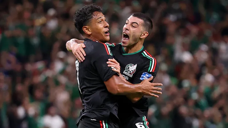Luis Romo y el grito de gol para México.