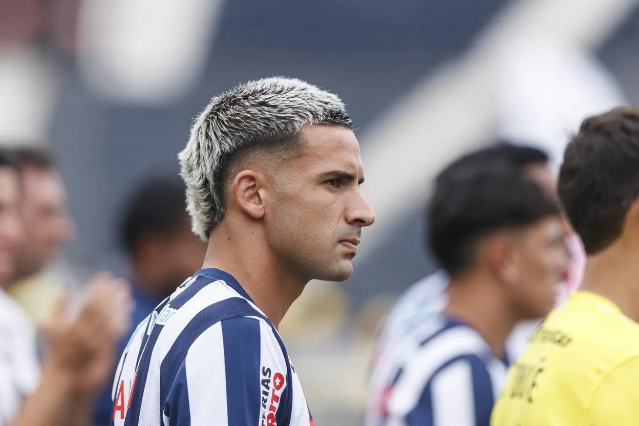 Mateo Antoni jugando por Alianza Lima durante el Torneo Apertura 2026 de la Liga 1 de Perú. (Foto: Alianza Lima)