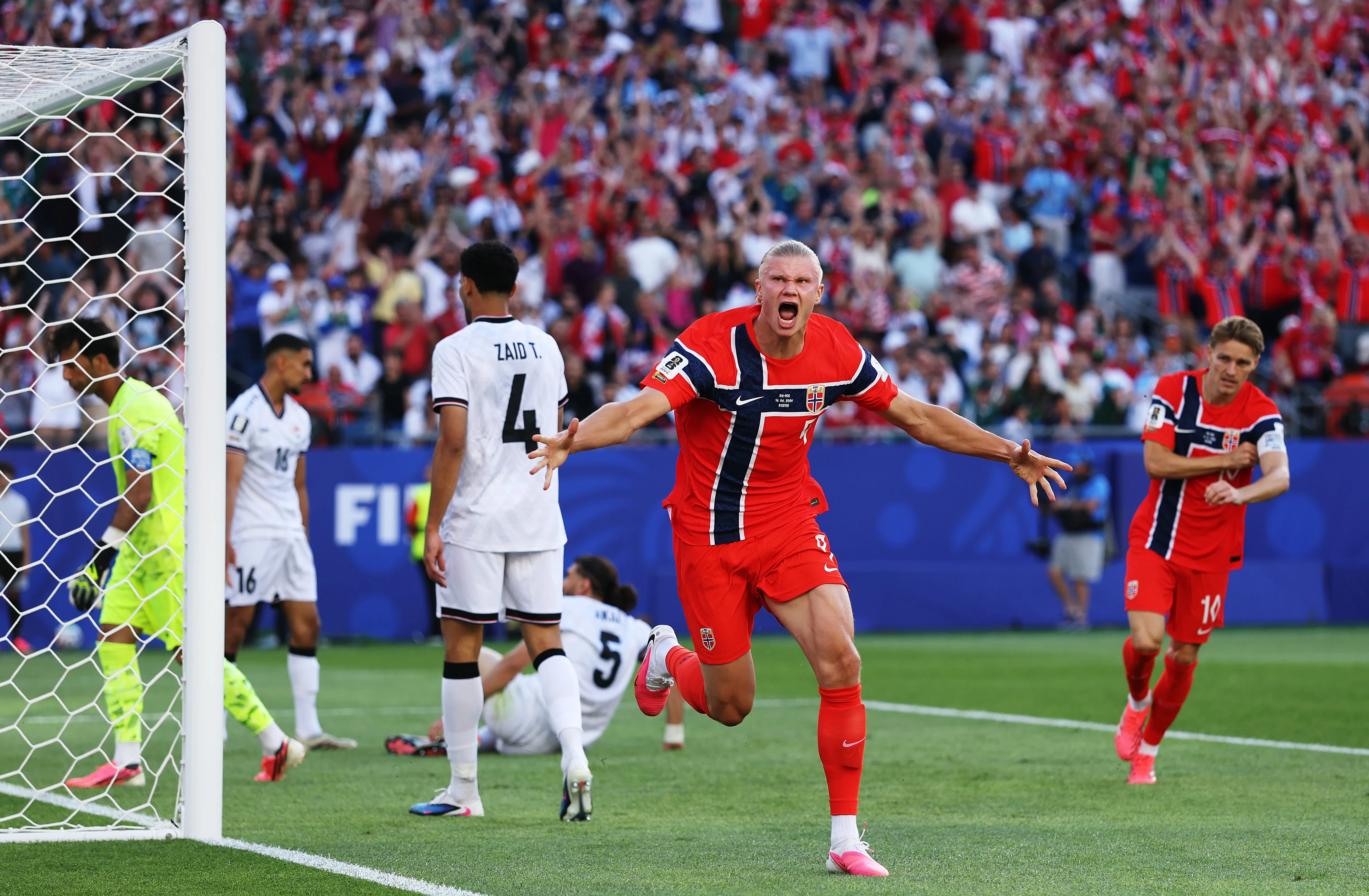 Erling Haaland celebrando frente a Iraq (Foto: Getty).