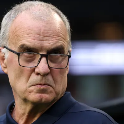 Marcelo Bielsa opinó sobre la pausa de hidratación: los datos del cambio en el juego y las cuotas destacadas