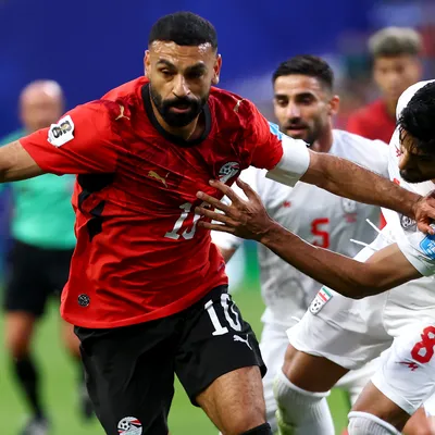 Egipto empató con suspenso ante Irán y pasó a 16avos del Mundial