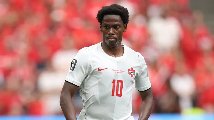 Jonathan David, figura y goleador de Canadá.