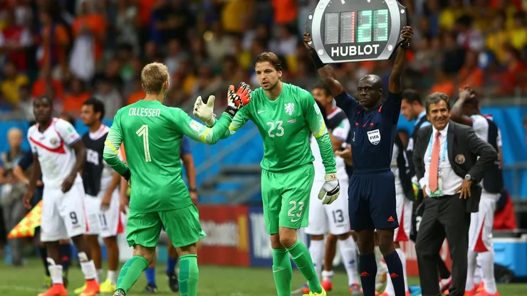 Tim Krul tuvo un momento de gloria al ingresar antes de los penales en un partido de Mundial.