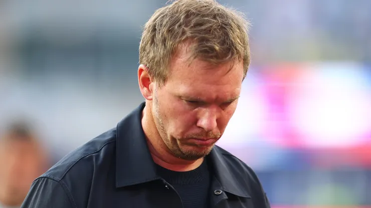 Julian Nagelsmann, DT de Alemania, cabizbajo tras la derrota ante Paraguay.