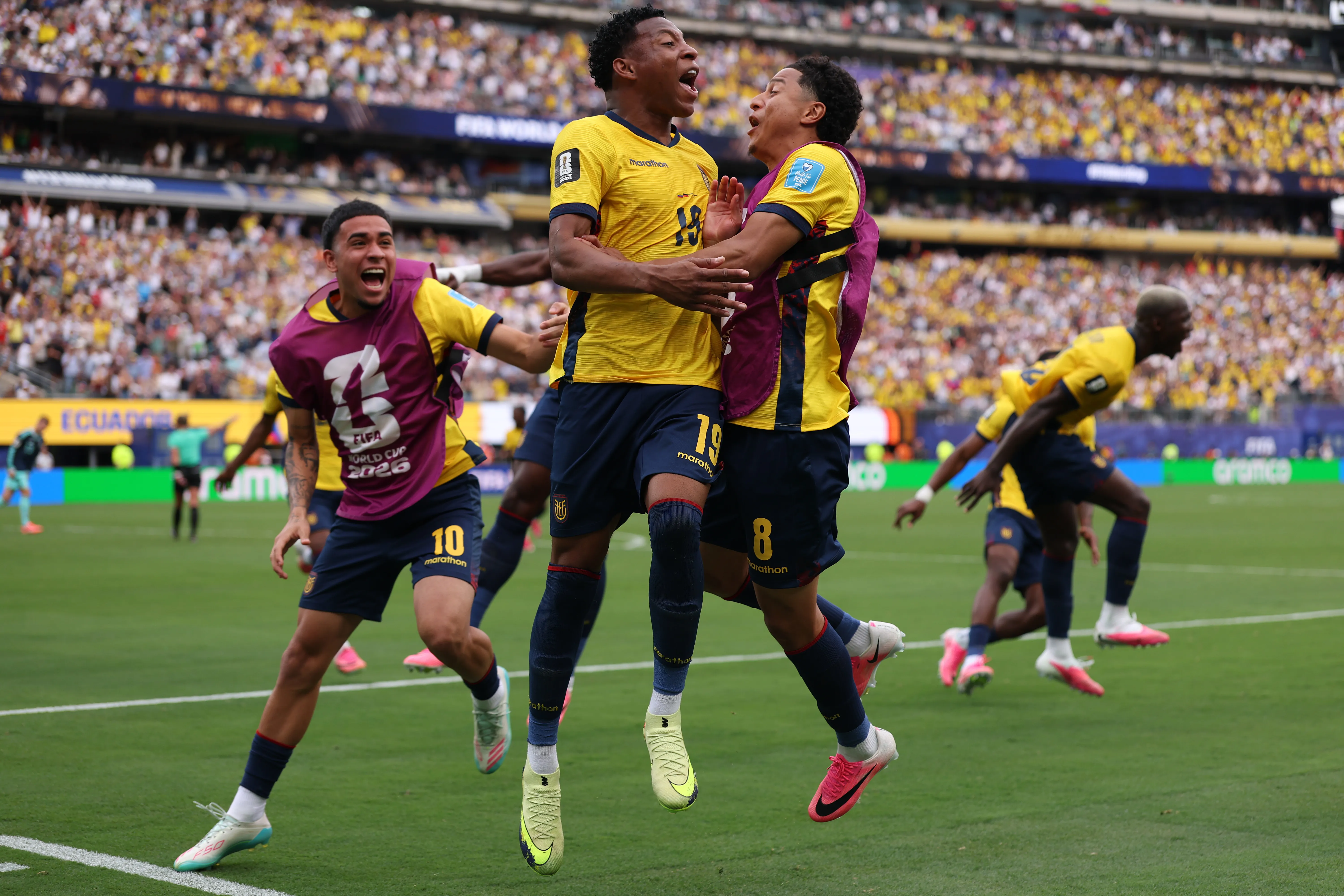 Selección de Ecuador celebrando (Foto: Getty).