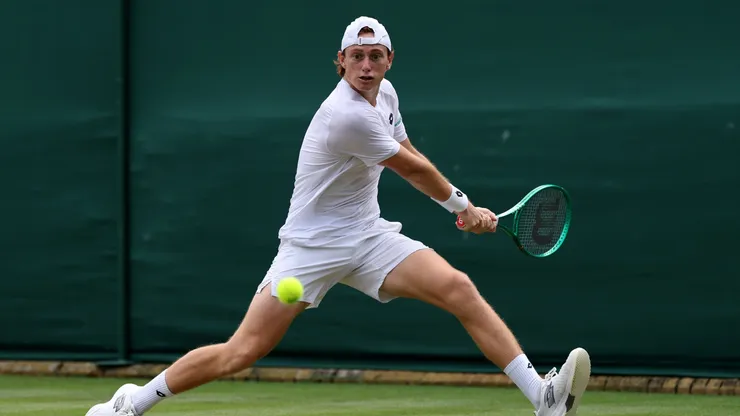 Ignacio Buse, en su partido ante Jenson Brooksby en Wimbledon.
