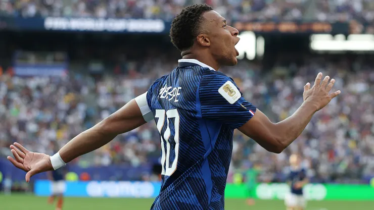 Kylian Mbappé celebrando.