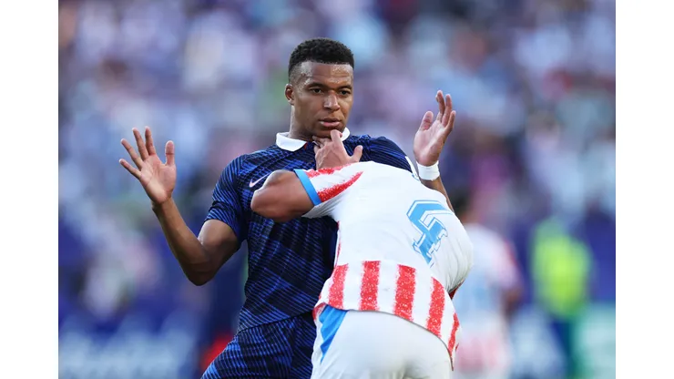 Kylian Mbappé contra Paraguay.