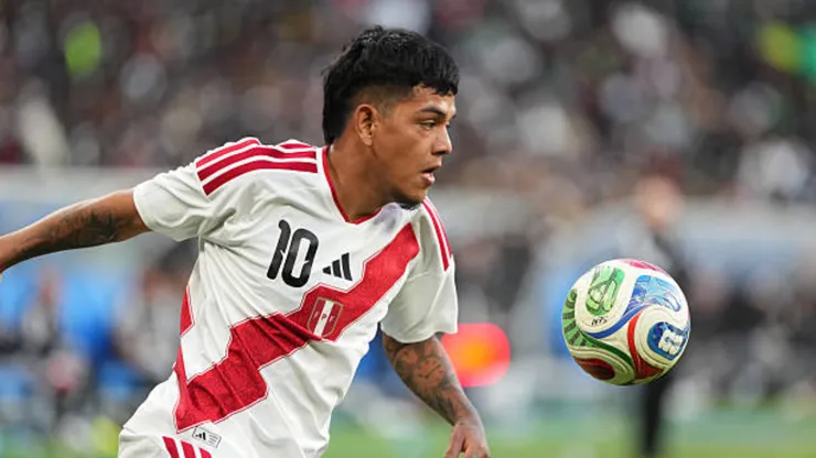 Joao Grimaldo habló si jugaría en Alianza Lima o Universitario.