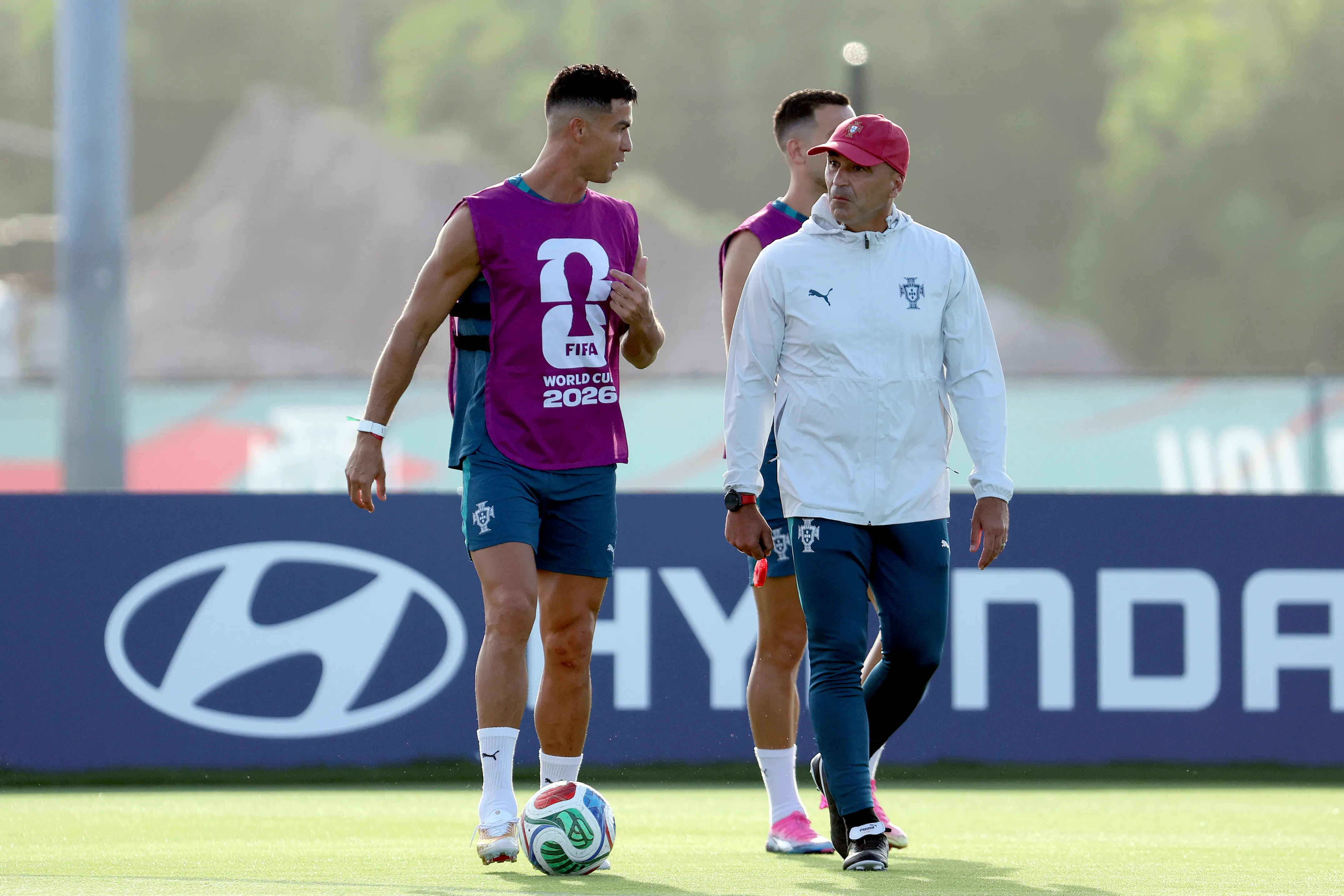 Cristiano Ronaldo junto a Roberto Martínez (Foto: Getty).