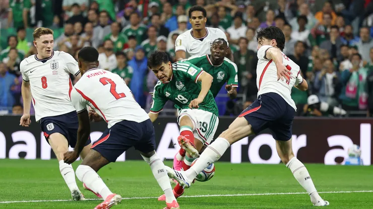Gilberto Mora contra Inglaterra.