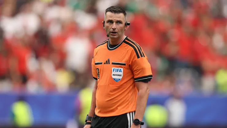 Michael Oliver, árbitro inglés.