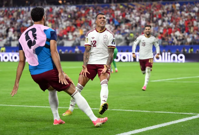 Pedro Porro celebrando el 2-0 (Foto: Getty).