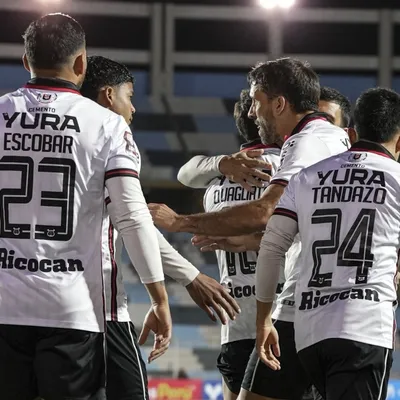 Melgar aprovechó la expulsión de Hohberg y venció a Cienciano en el Clásico del Sur