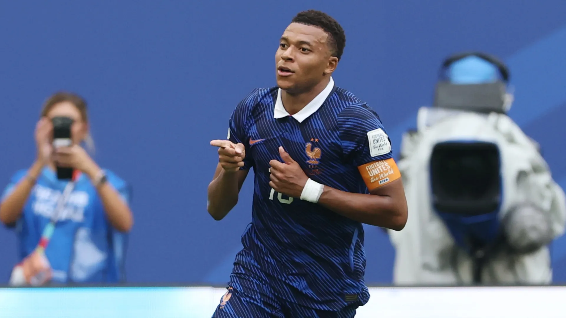 Kylian Mbappé hizo reaccionar a Francia ante Inglaterra.