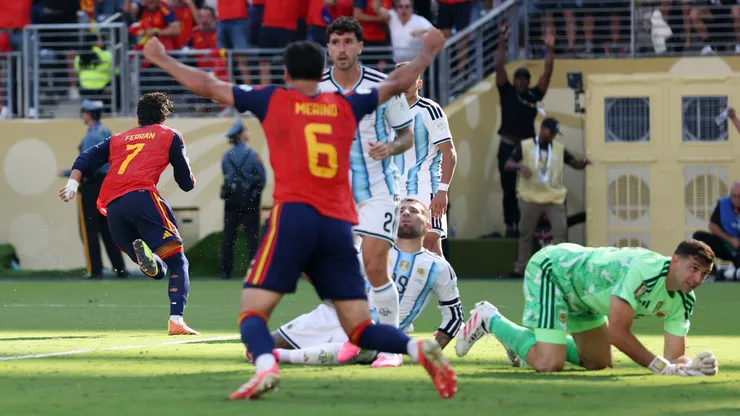Ferrán Torres anotó el 1-0 ante Argentina.