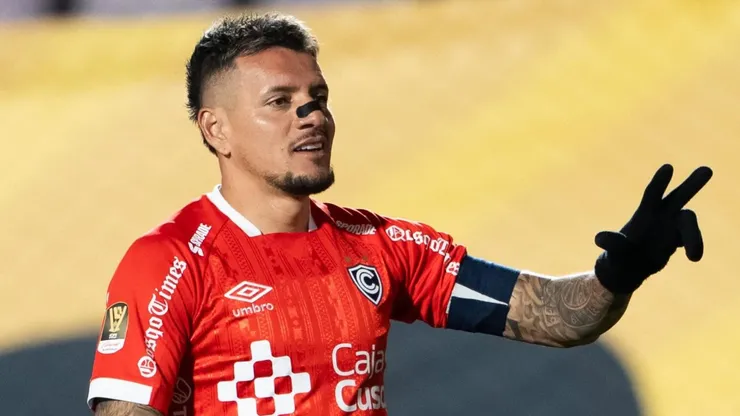 Carlos Garcés celebrando.