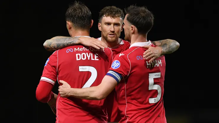 Jugadores del Wrexham celebrando.