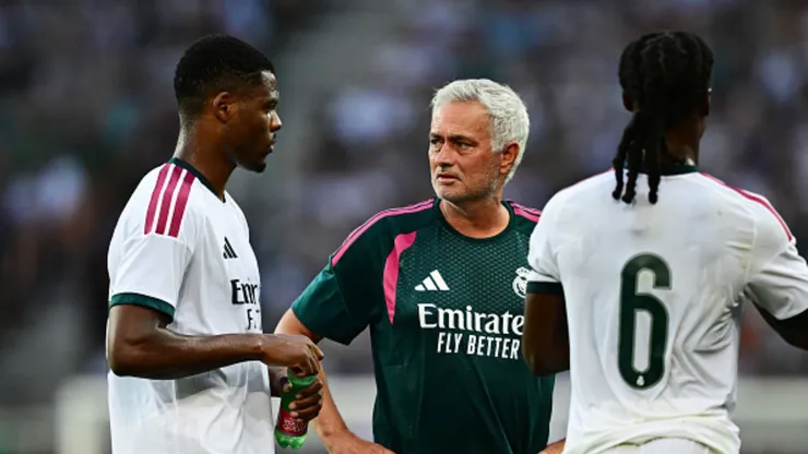 José Mourinho, Denzel Dumfries y Eduardo Camavinga.