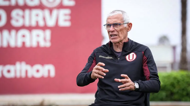 Héctor Cúper, DT de Universitario.