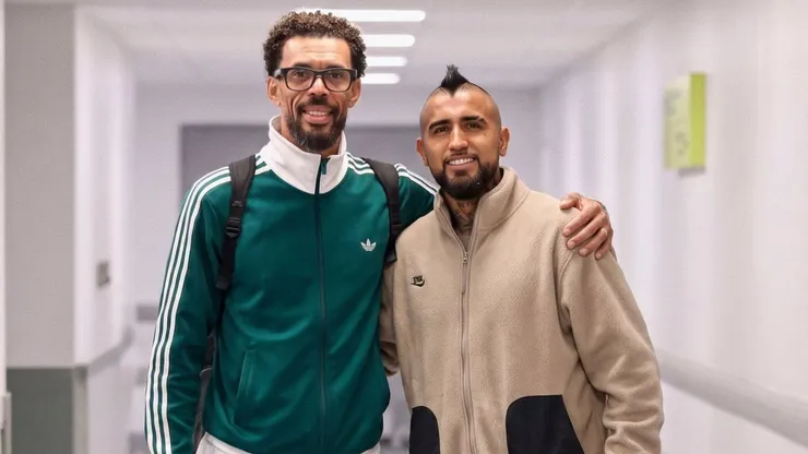 Vozinha y Arturo Vidal.