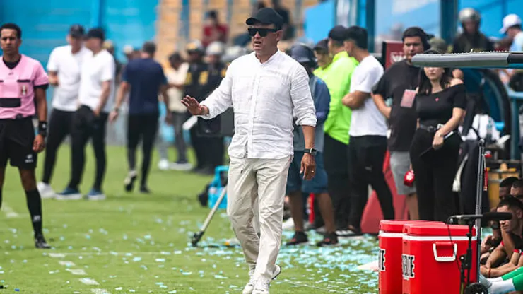 Juan Reynoso acercado a un club grande y campeón del extranjero.