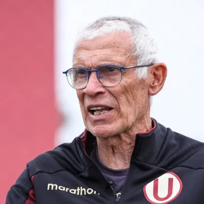 Hinchas de Universitario critican a Héctor Cúper tras el empate ante Sporting Cristal