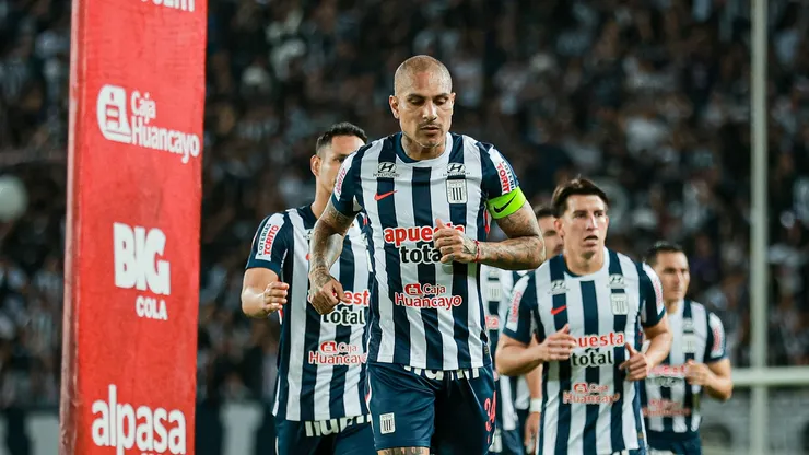 Paolo Guerrero, capitán de Alianza Lima, de los más cuestionados por los hinchas.