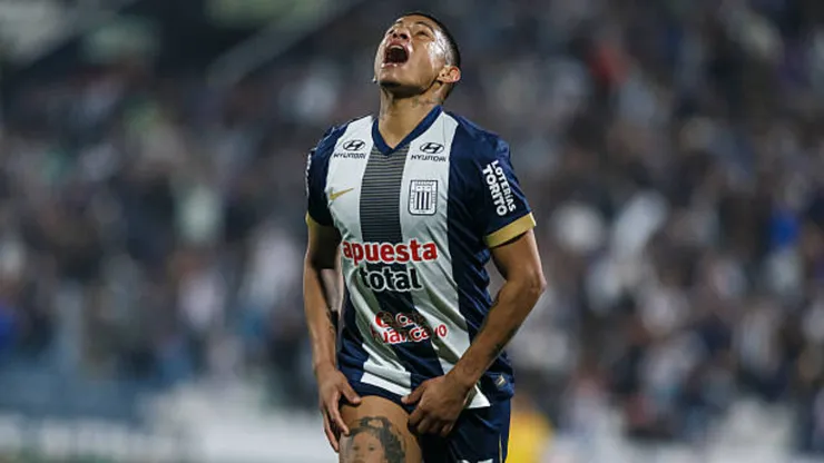 Kevin Quevedo decide su futuro en Alianza Lima de forma radical.