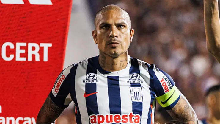 Paolo Guerrero se cansó de las críticas y respondió.
