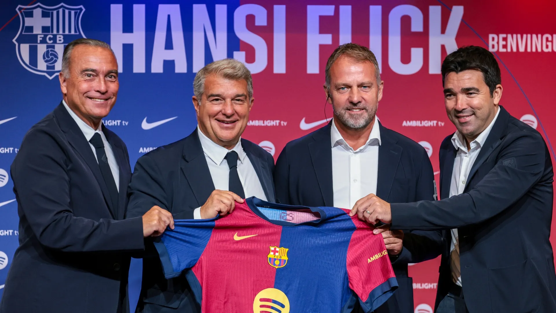 Rafa Yuste, Joan Laporta, Hansi Flick y Deco, las figuras más importantes de la directiva del Barcelona (Getty Images).