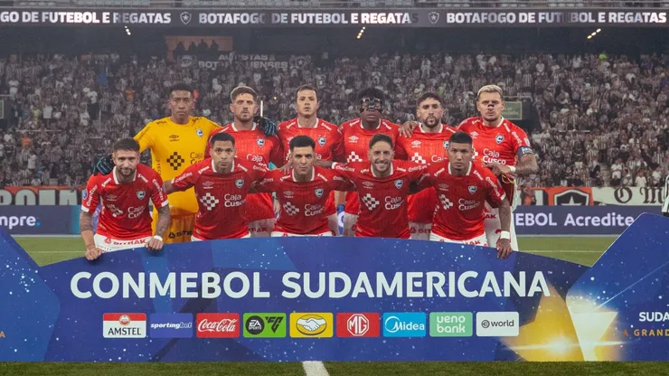 Equipo titular de Cienciano ante Botafogo en Brasil.