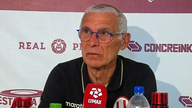 Héctor Cúper, entrenador de Universitario en la conferencia de prensa post victoria ante UTC.