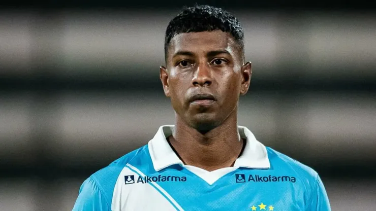 Miguel Araujo, defensa de Sporting Cristal.