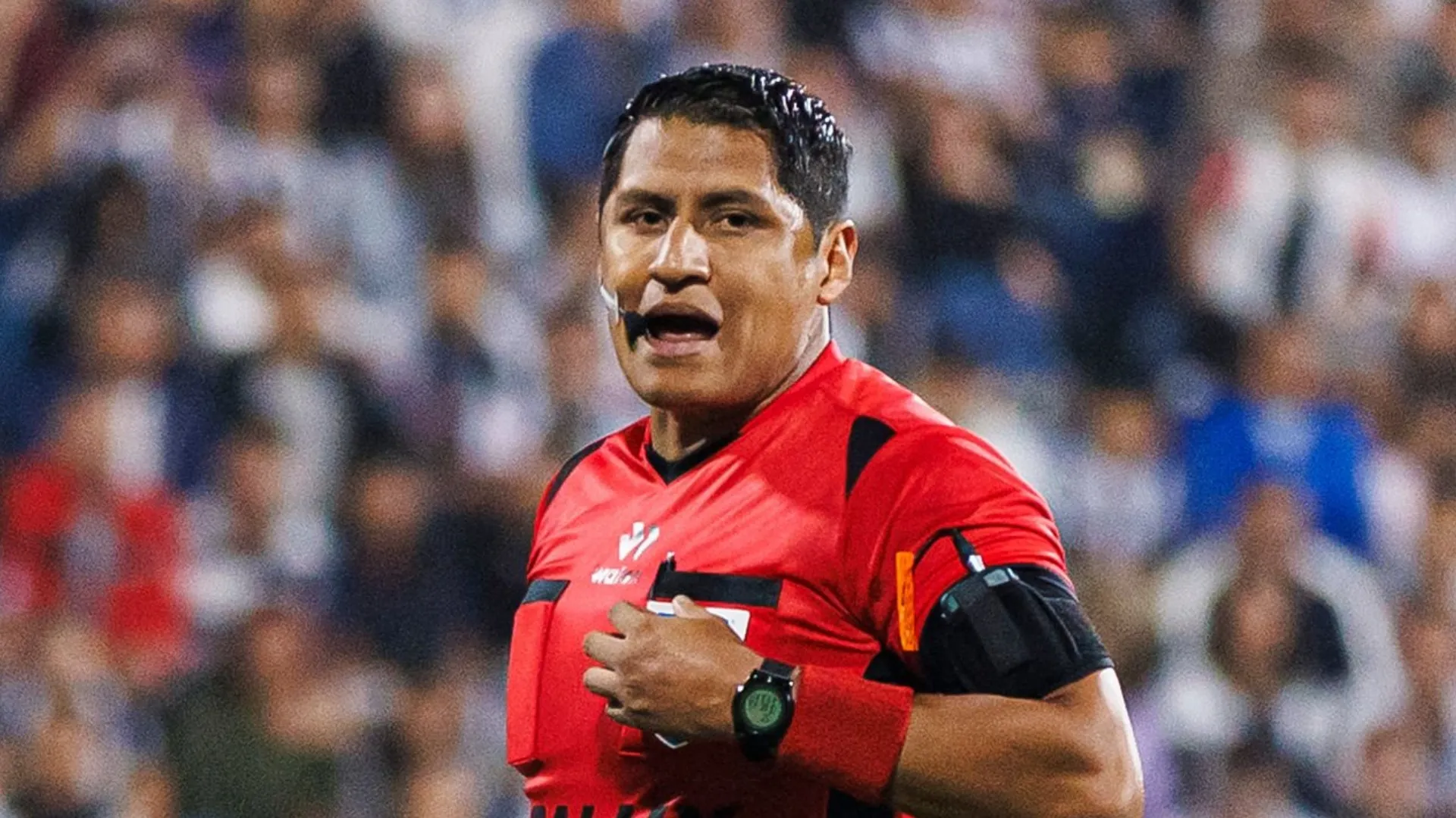 Michael Espinoza, árbitro de Universitario vs. Comerciantes Unidos (Getty Images).