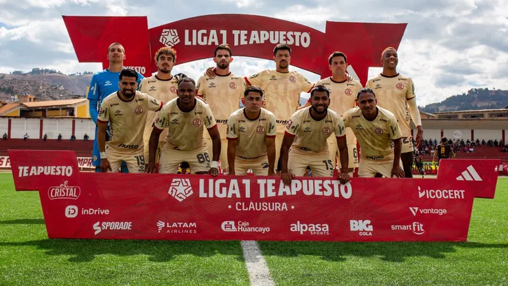 Equipo titular de UTC que enfrentó a Juan Pablo II.
