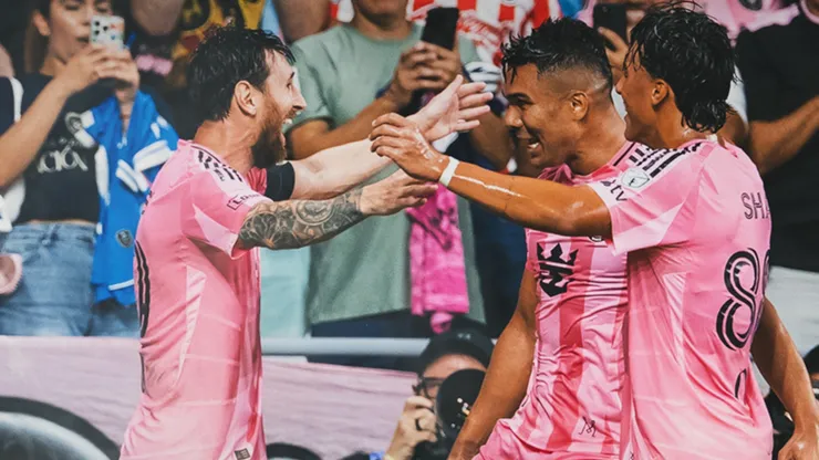 Lionel Messi y el abrazo con Casemiro en el triunfo y consagración de Inter Miami en la Champions Cup.