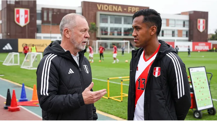 Mano Menezes y Renato Tapia.