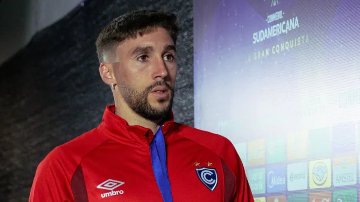 Santiago Arias, volante de Cienciano.