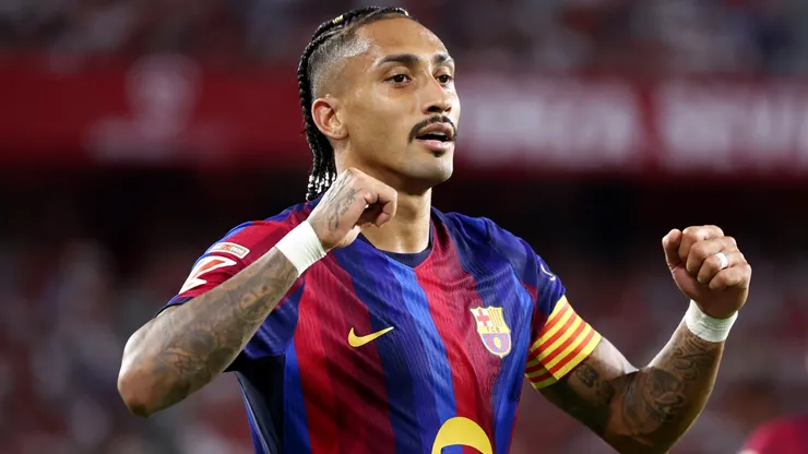 Raphinha, figura del FC Barcelona ante Sevilla con un nuevo hat-trick en LaLiga.