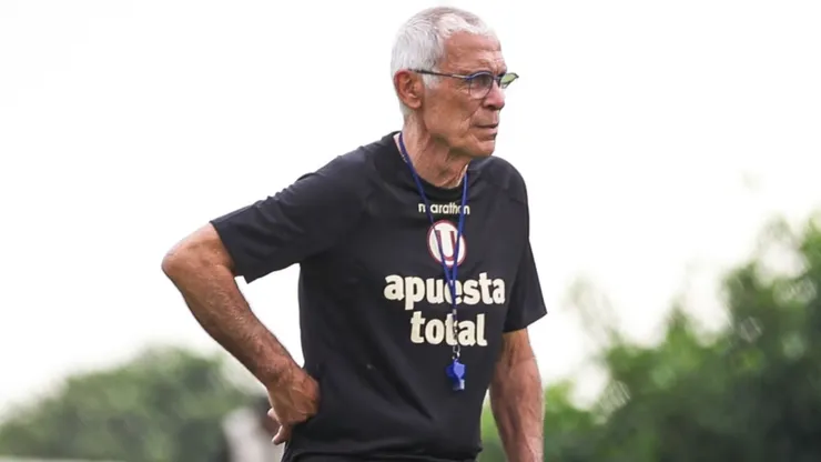 Héctor Cúper, DT de Universitario.