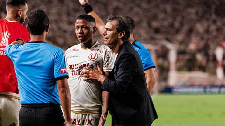 Universitario se comunicó con Fabián Bustos para reemplazar a Héctor Cúper.