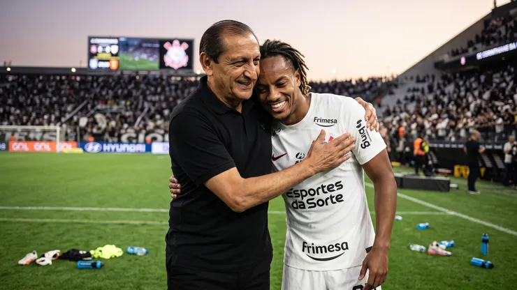 Ramón Díaz podría volver a ser el DT de André Carrillo en Corinthians.