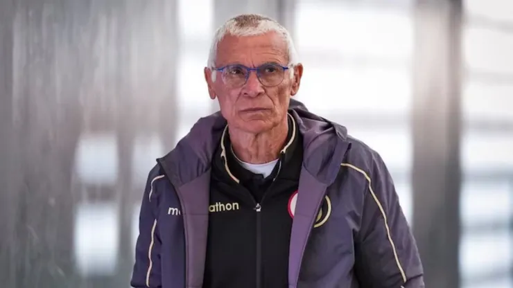 Héctor Cúper, DT de Universitario.