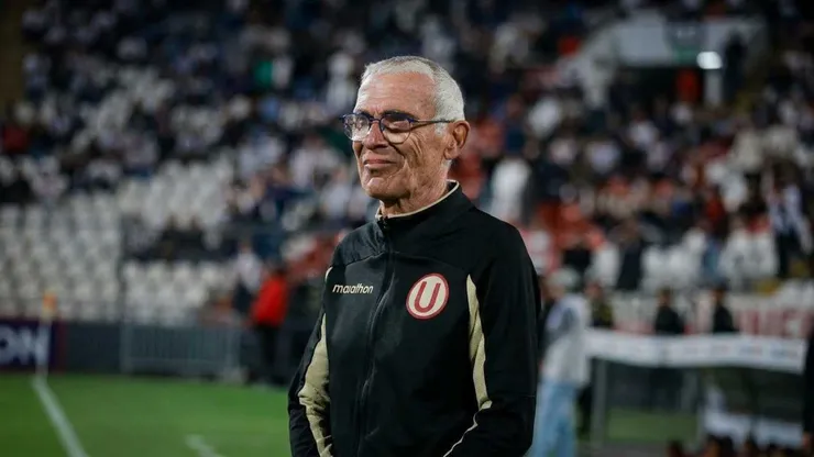 Héctor Cúper, preocupado por su futuro en Universitario.