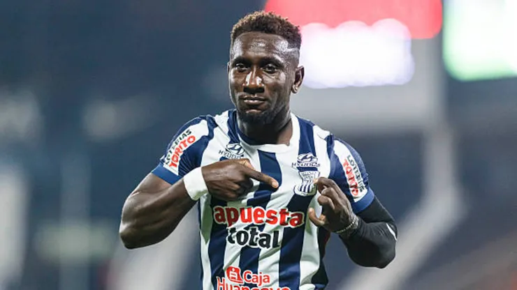 Alianza Lima perdería a Eryc Castillo por oferta internacional.