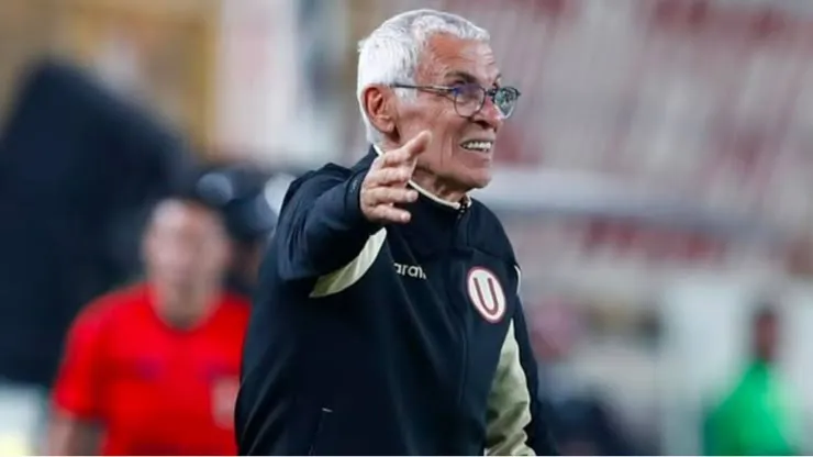 Héctor Cúper, exentrenador de Universitario.