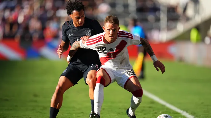 Oliver Sonne, lateral derecho de la Selección Peruana.